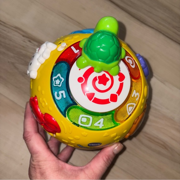 VTech Colorful Learning Ball for Kids - Picture 1 of 3